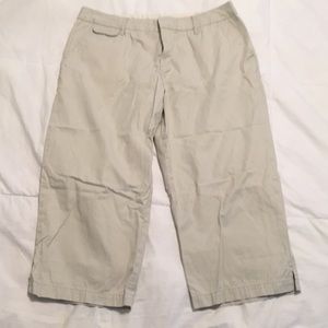 Women’s khaki capris